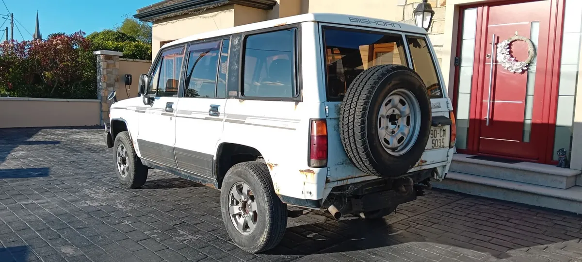 Isuzu Trooper 1990 - Image 3