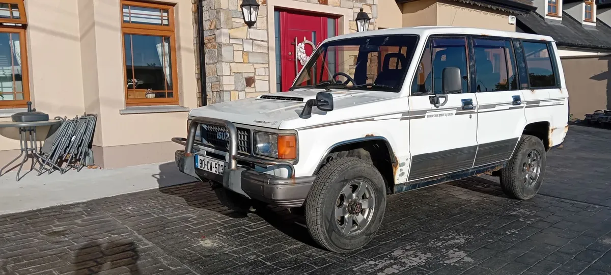 Isuzu Trooper 1990 - Image 4