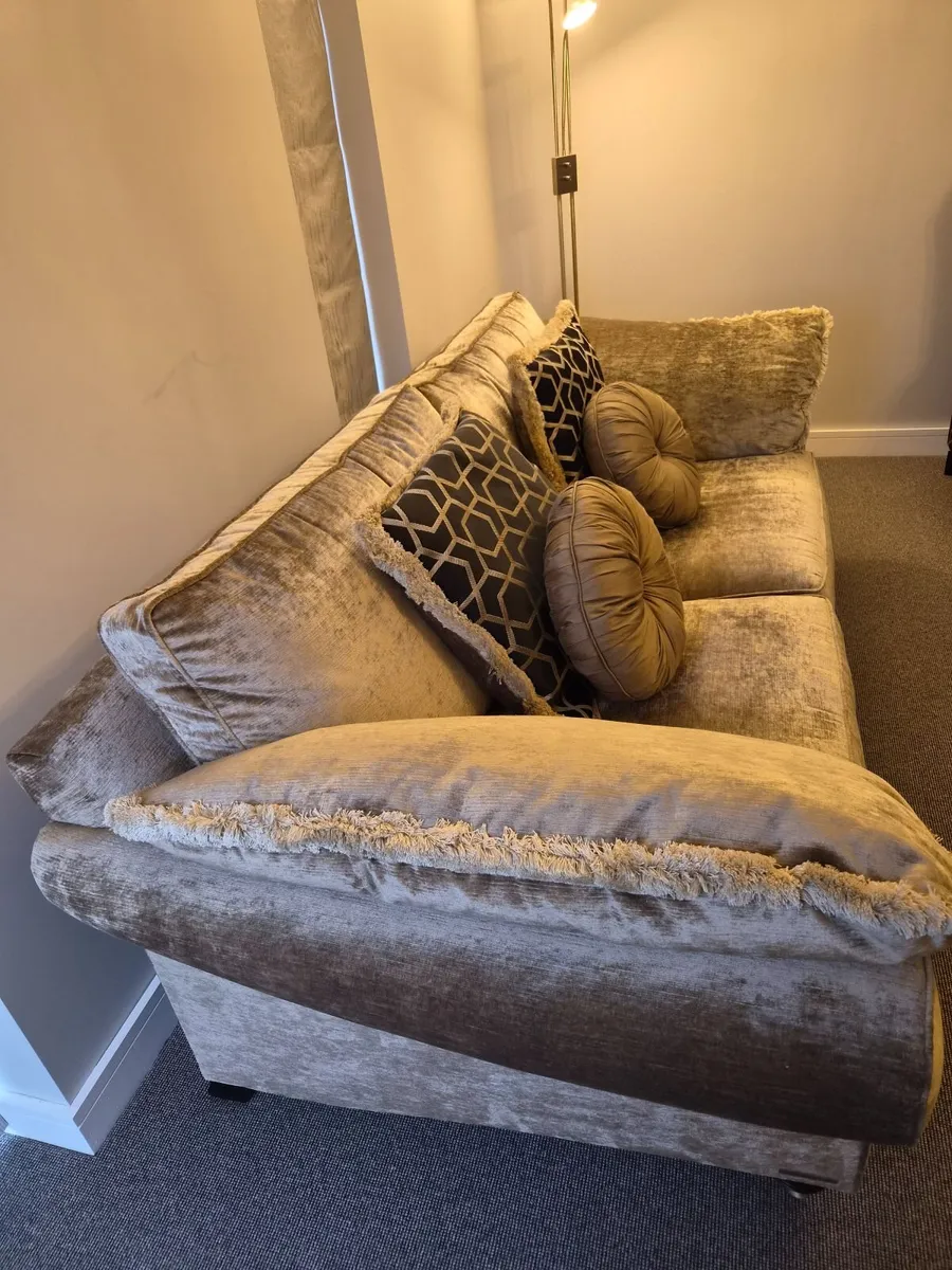 Sofa - Image 4