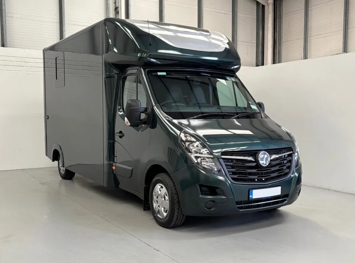 New Build 3.5T Horsebox - Image 1