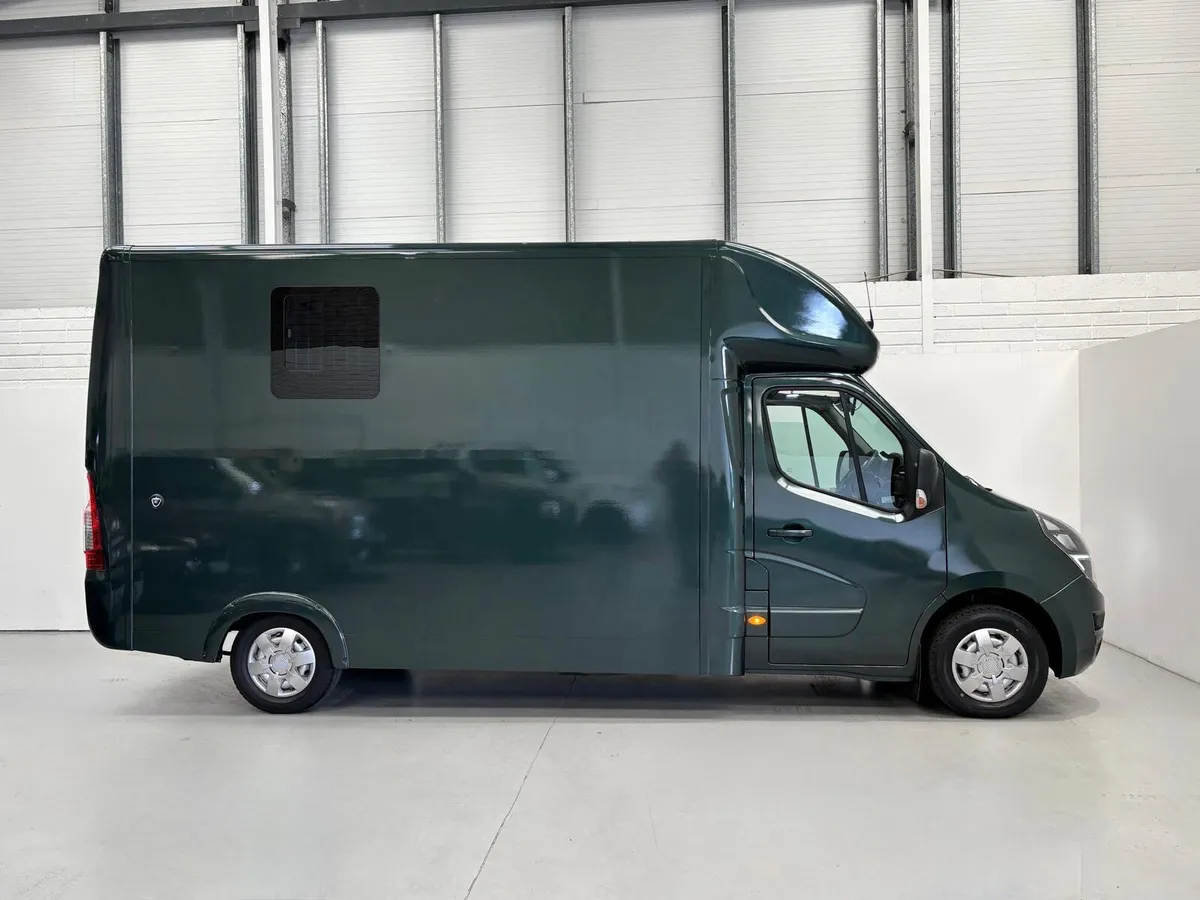 New Build 3.5T Horsebox - Image 2