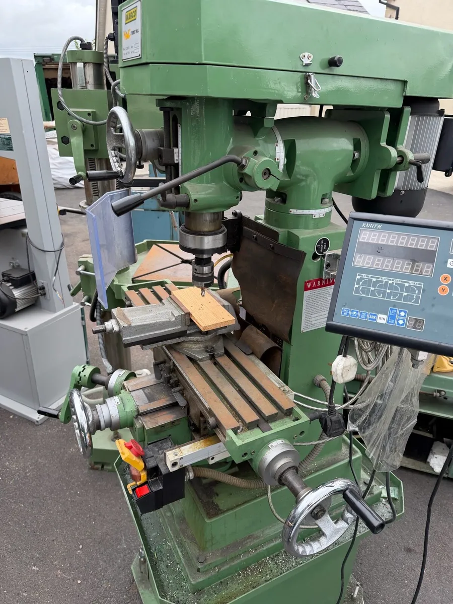 Ex school milling machine single phase - Image 3