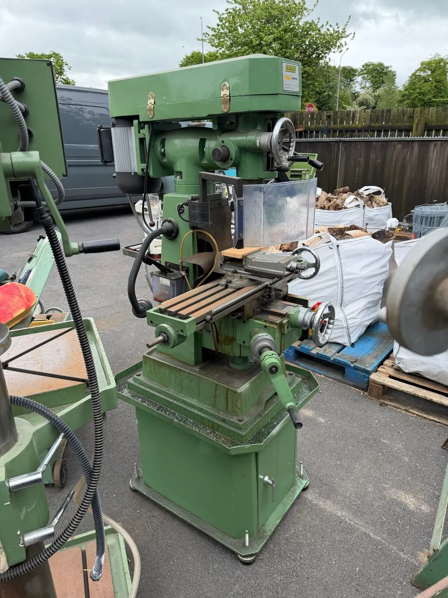 Ex school milling machine single phase - Image 1