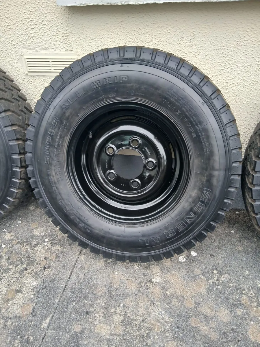 land rover defender wheels x 5 vgc - Image 3