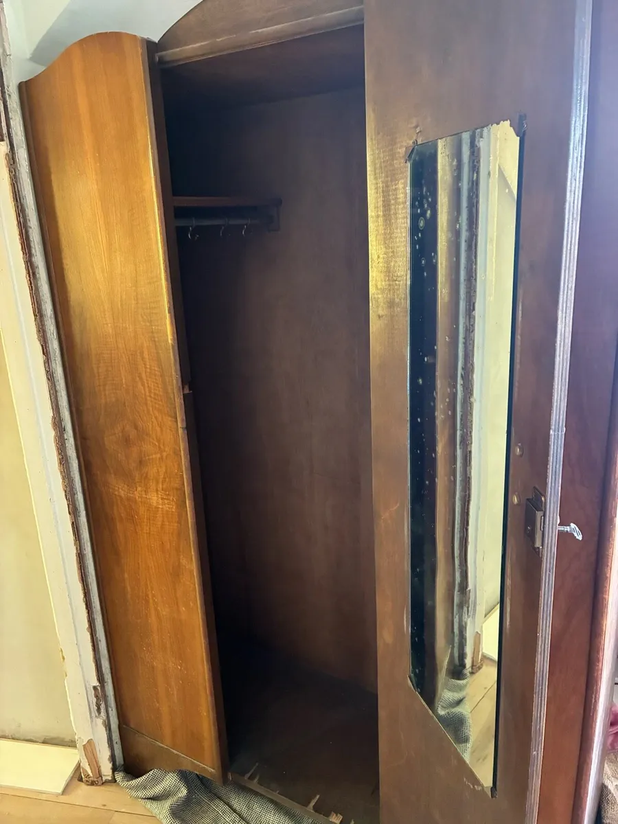 Vintage Wardrobe - Image 4
