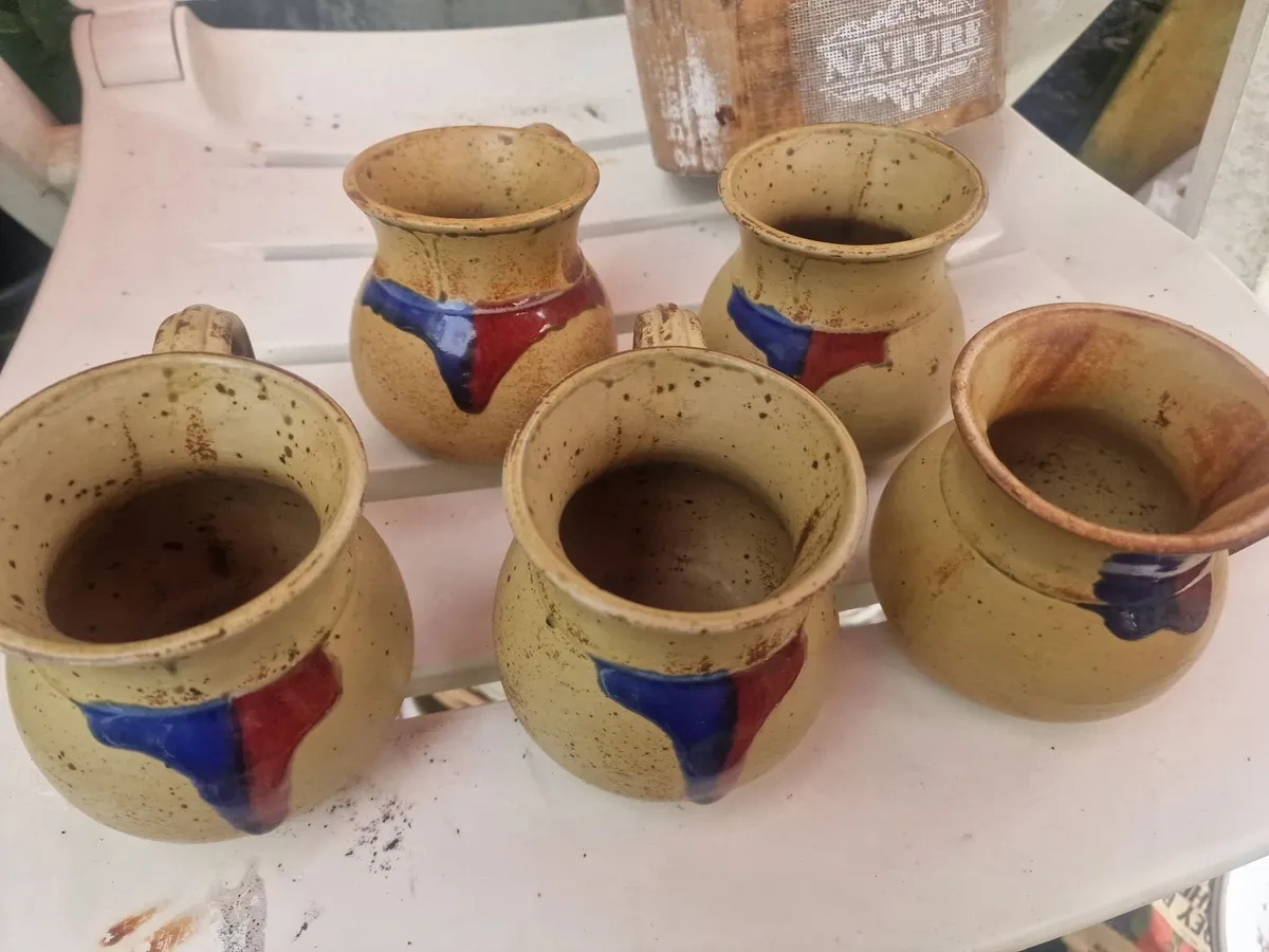 Badger Hill pottery. - Image 1