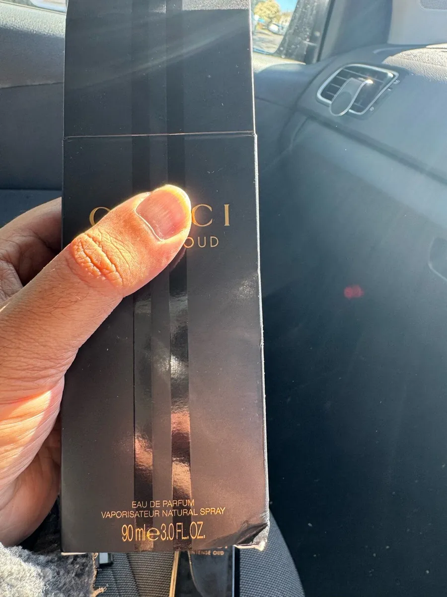Unwanted  gifts Gucci oud - Image 1