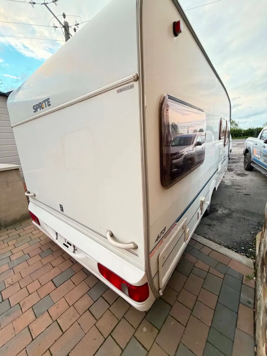 ✨STUNNING SPRITE FIREBRAND 4 BERTH FIXED BED✨ - Image 2