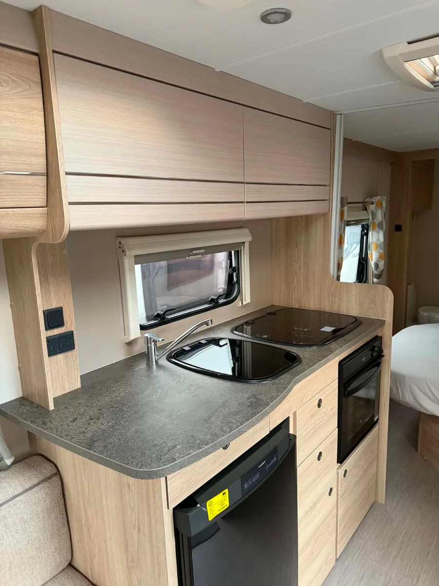 ✨STUNNING 2018 ELDDIS XPLORE 4 BERTH ISLAND BED✨ - Image 4