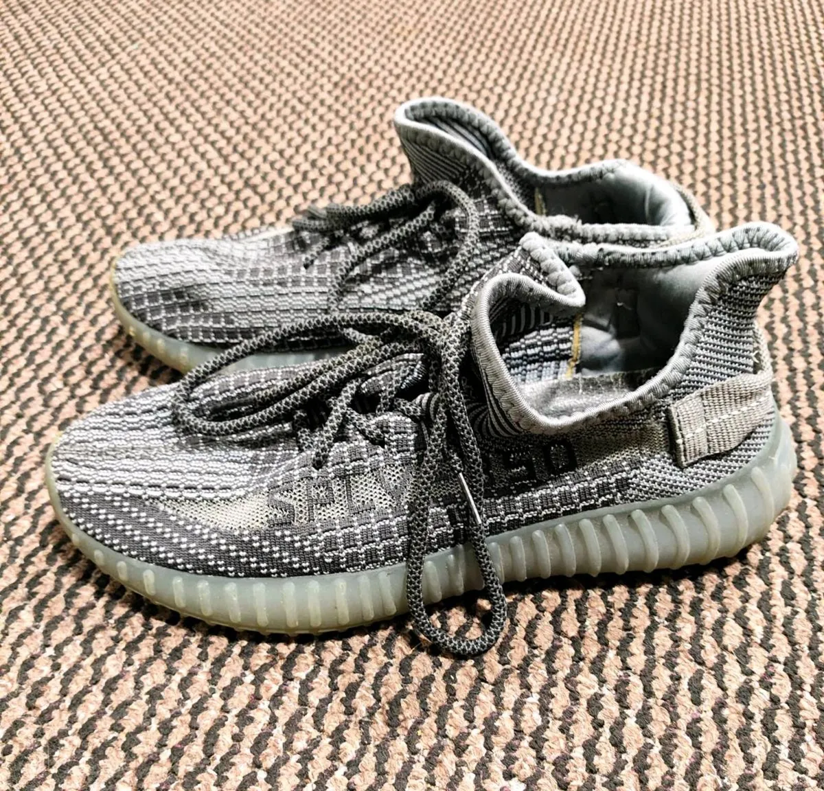 Adidas Yeezy Boost 350 V2 Carbon (Asriel) - Image 3
