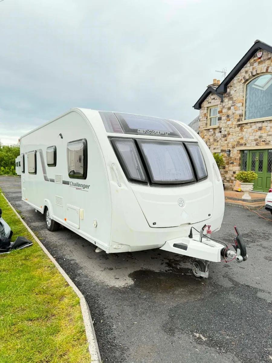 ✨ SWIFT CHALLENGER SPORT 4 BERTH ISLAND BED✨ - Image 1