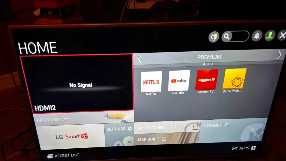 47 INCH SMART TV - Image 1