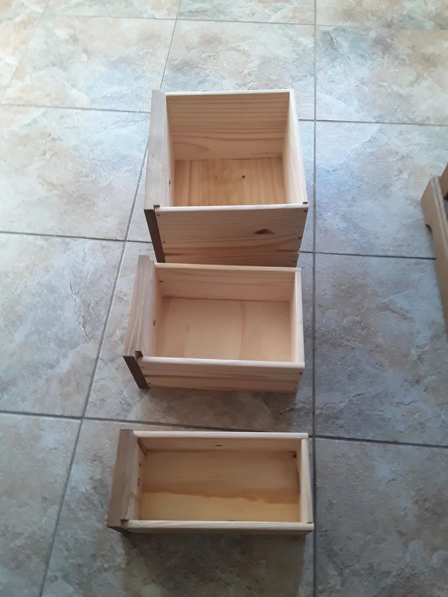 As New nine draw Corona Chester drawers solid wood - Image 2