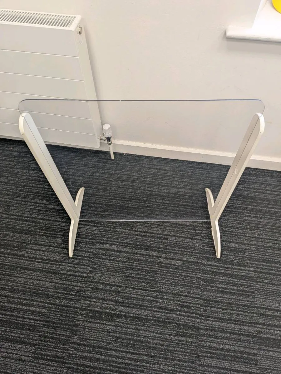 3 x Perspex Screen