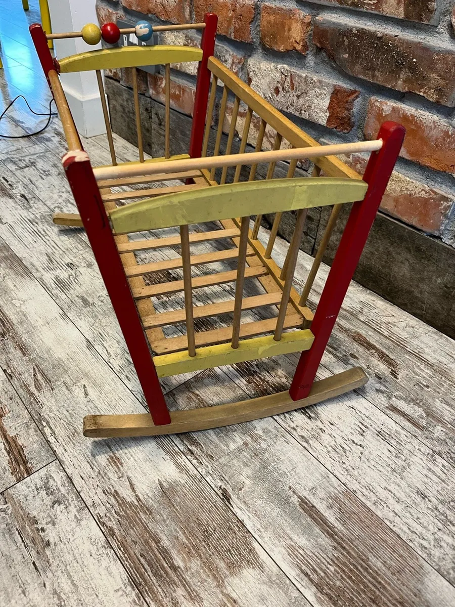 Vintage Cradle for dolls - Image 3
