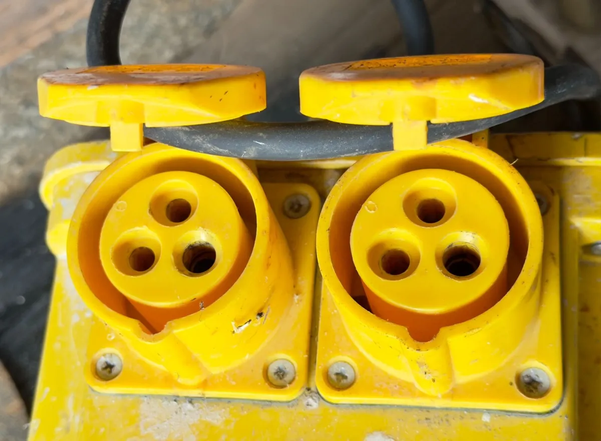 110 V Transformer - Image 2