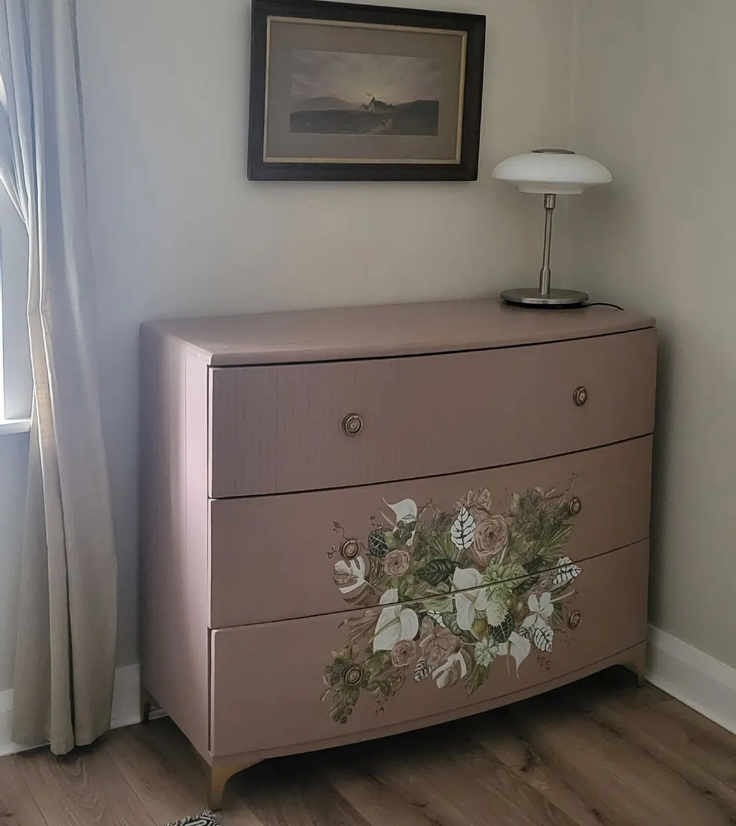 Chest of drawers. Wood. As new - Image 1