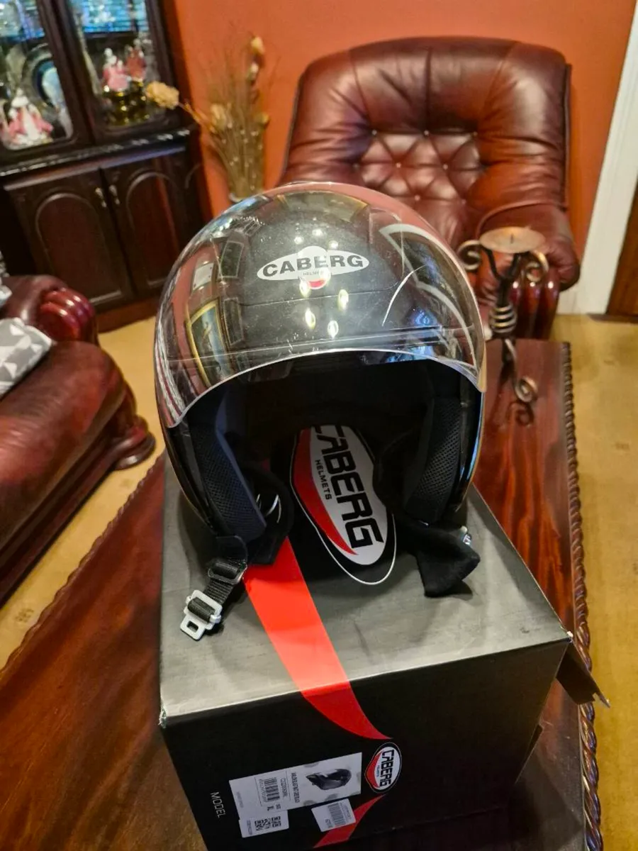 Motor Bike Helemet - Image 1