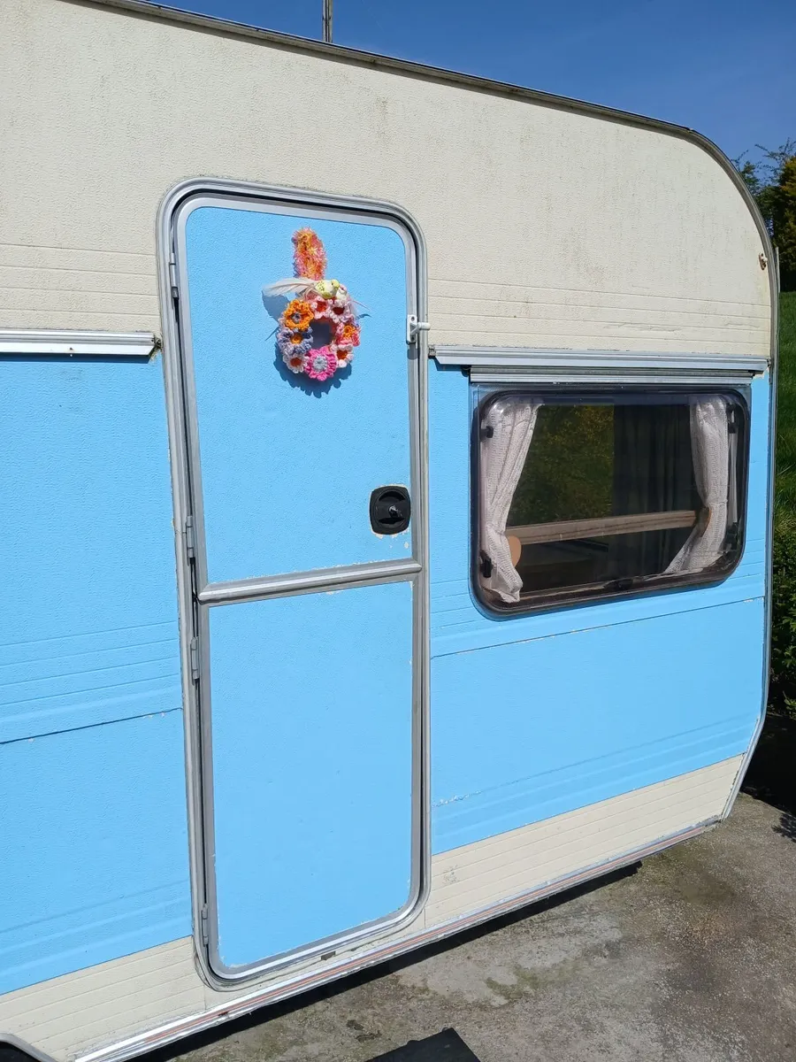 Playhouse/Caravan - Image 2