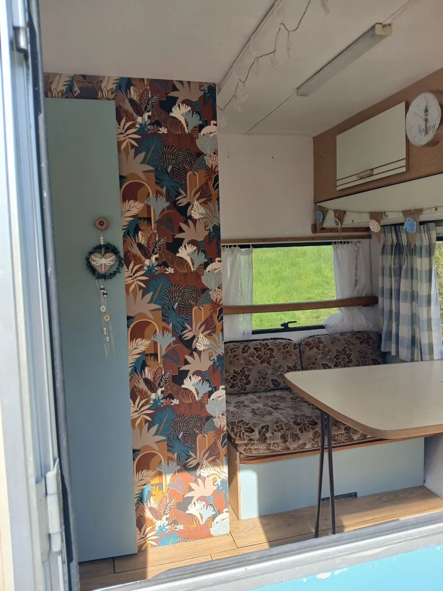 Playhouse/Caravan - Image 4