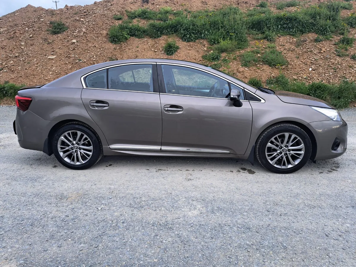 Toyota Avensis Luna 1.6 diesel low mileage - Image 3