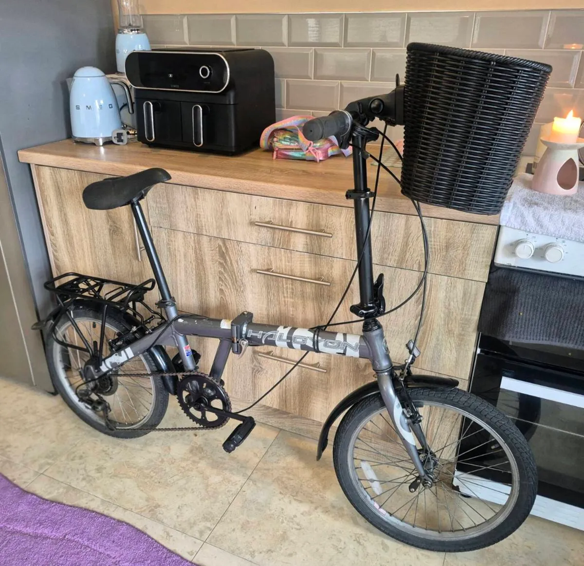 ADULTS FOLDING BICYCLE. MINT CONDITION, CAREFULLY - Image 1