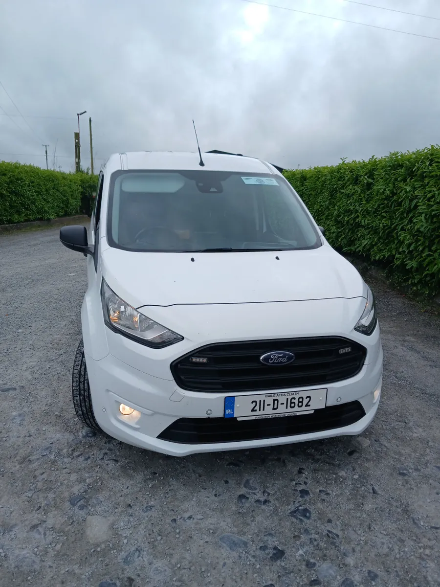 Ford Transit connect 2021 super clean van - Image 3
