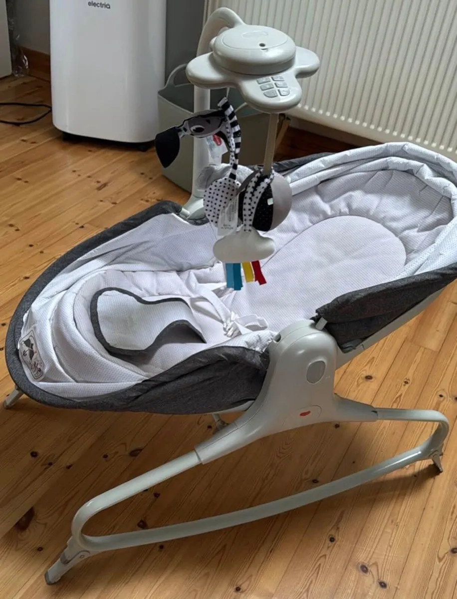 Tiny love 3 in 1 baby rocker & napper - Image 2