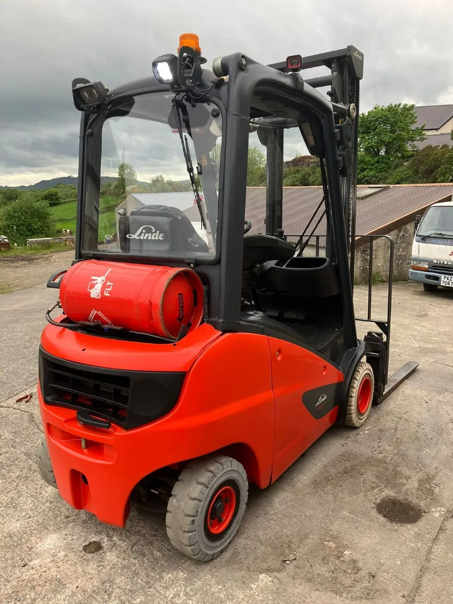 LINDE FORKLIFT - Image 2