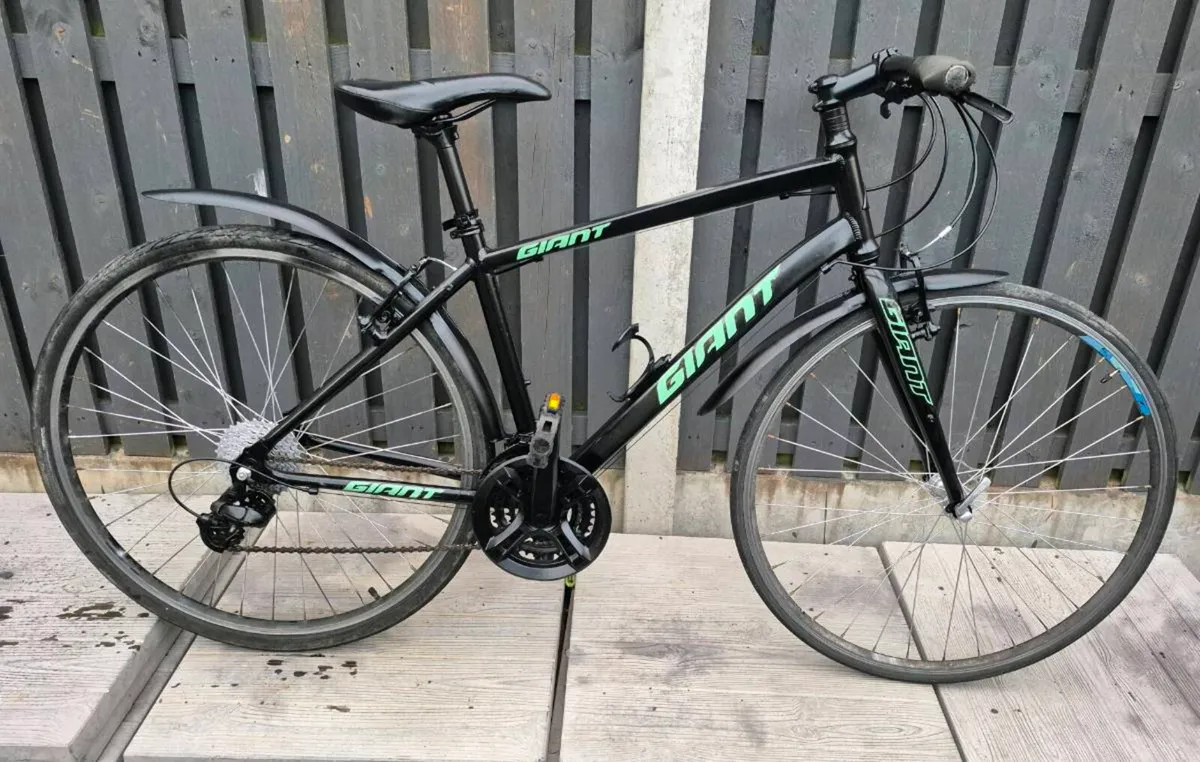 ADULTS GIANT ESCAPE BIKE 18 INCH FRAME/ WHEELS 29 - Image 3