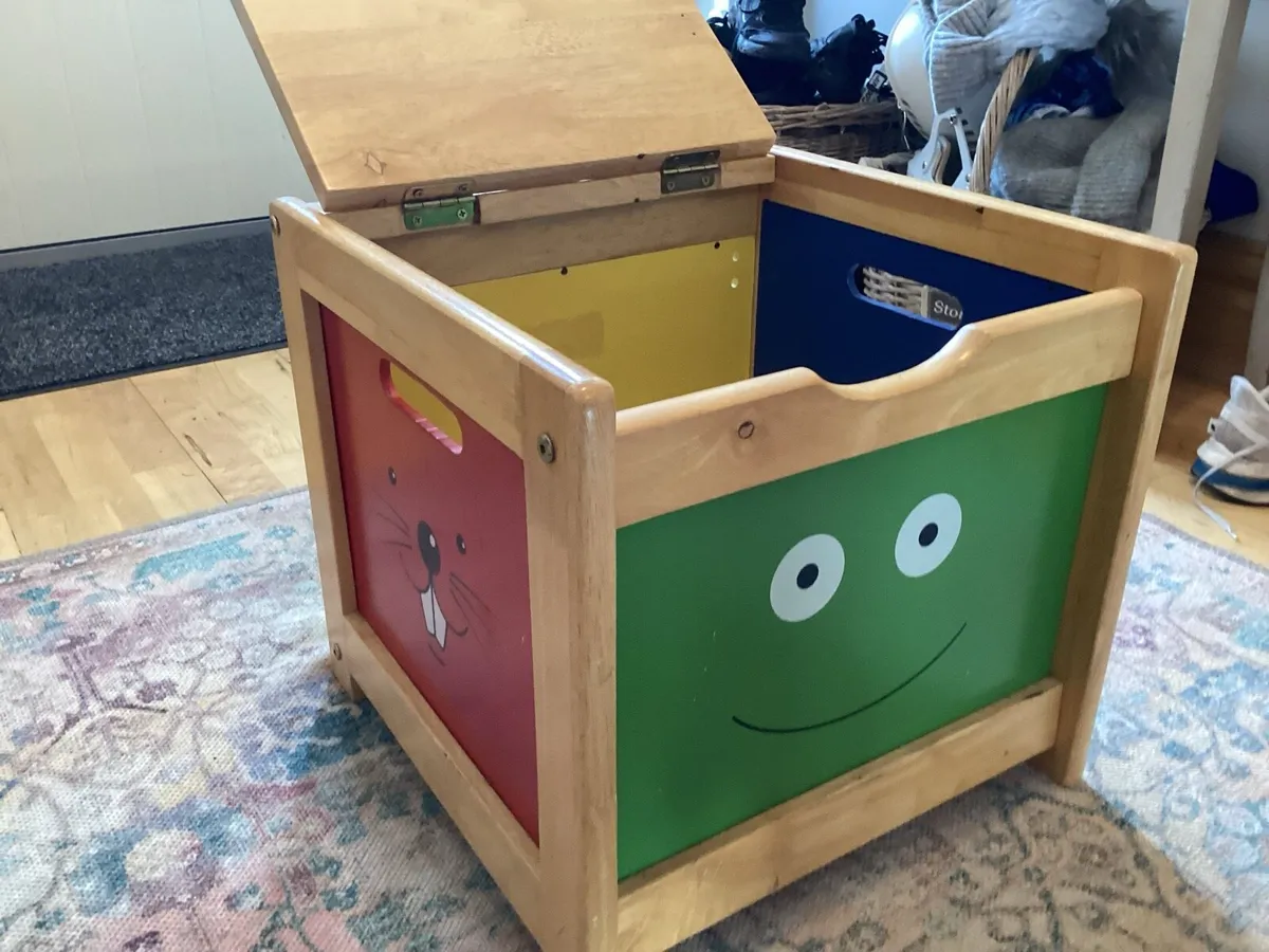 Toy box - Image 2