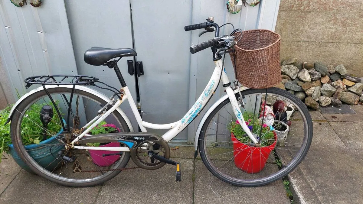 Low Step Through City Bike - Image 2