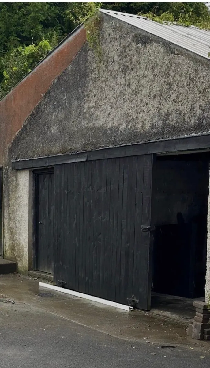 Large antique wooden sliding shed / garage door - Image 2