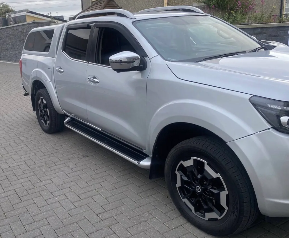 2020 Nisan navara Tekna - Image 1