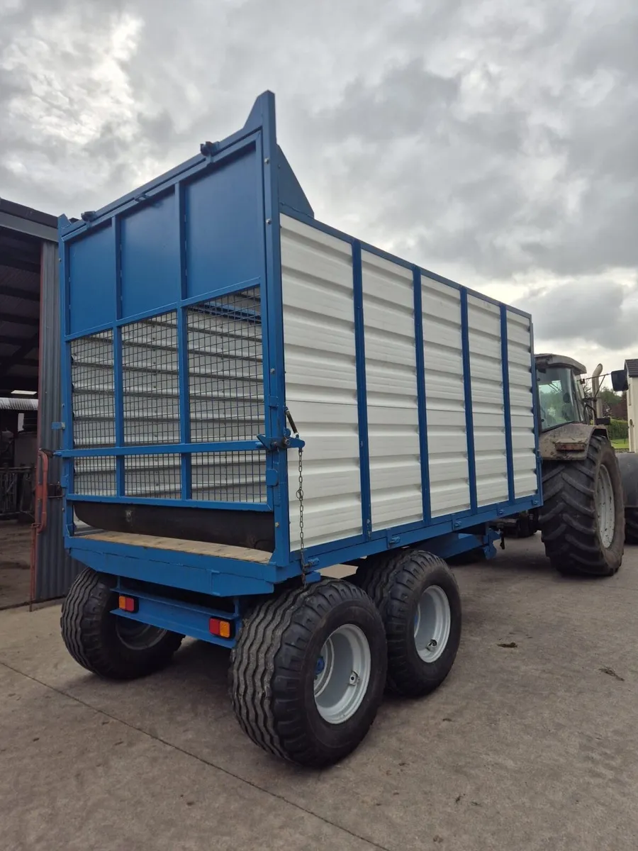 Silage trailer (mint condition) - Image 2