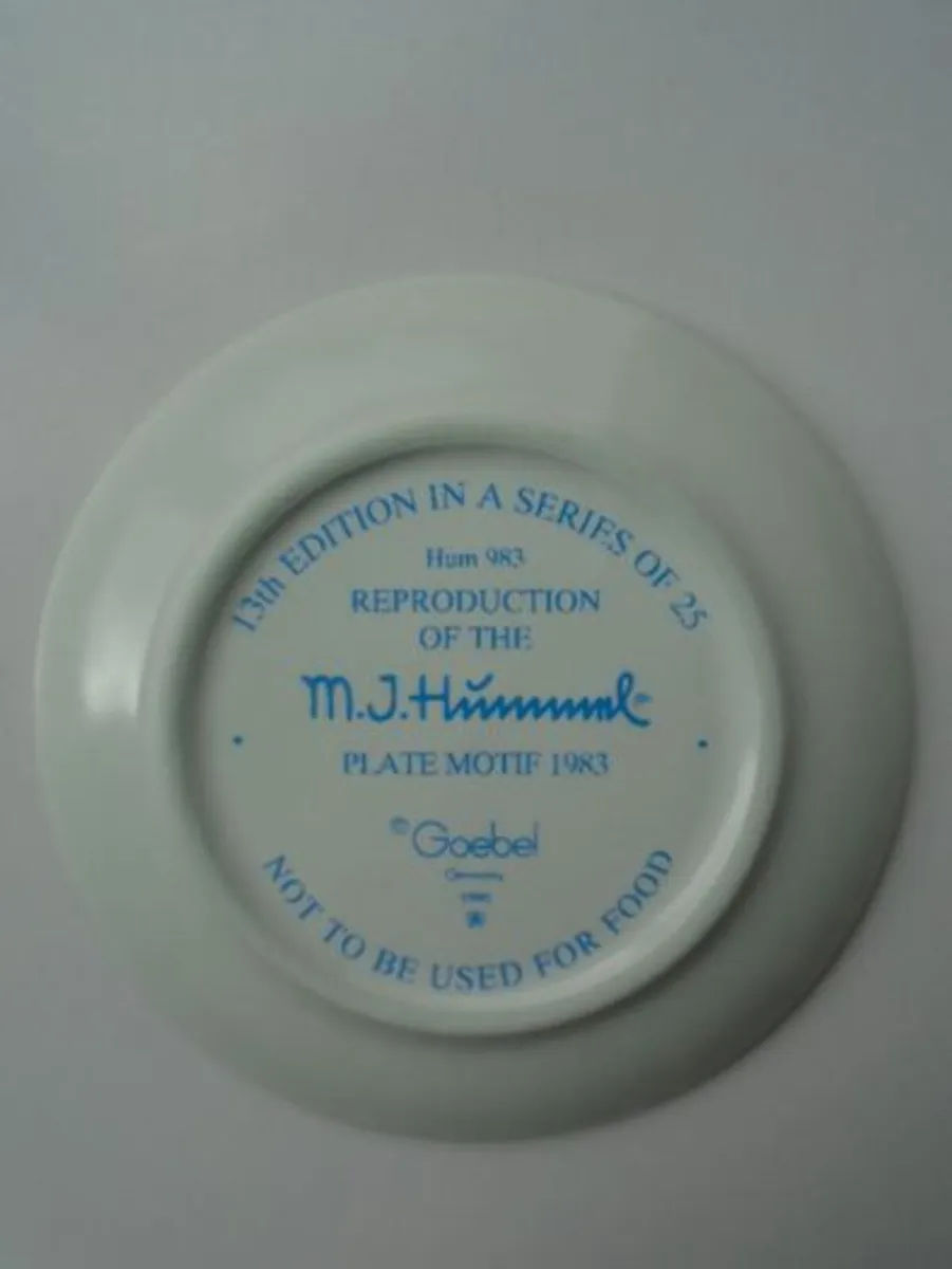 Vintage mini Hummel plate, Collectables, - Image 2