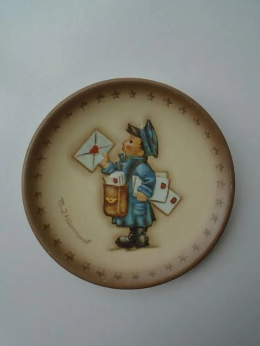 Vintage mini Hummel plate, Collectables, - Image 1