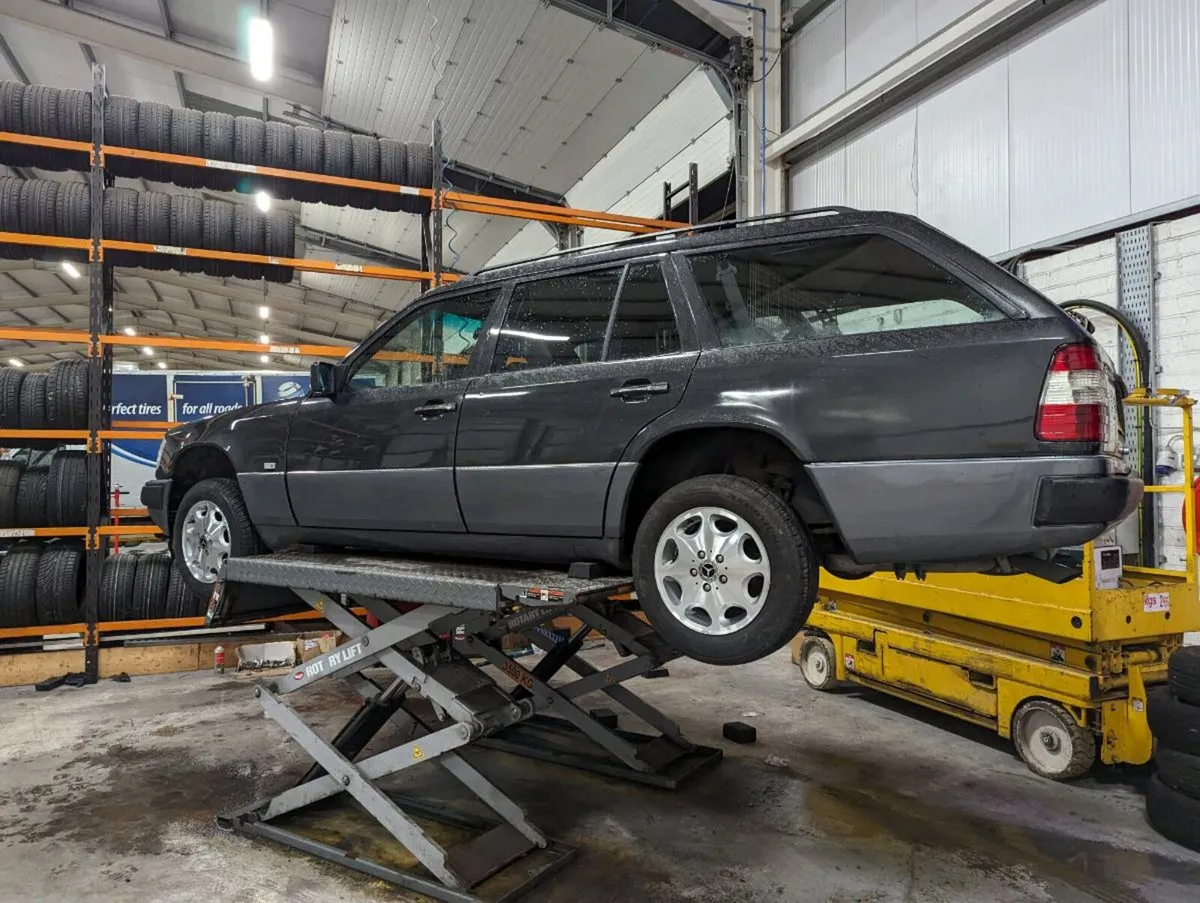 Mercedes Benz 280te s124 w124 - Image 3
