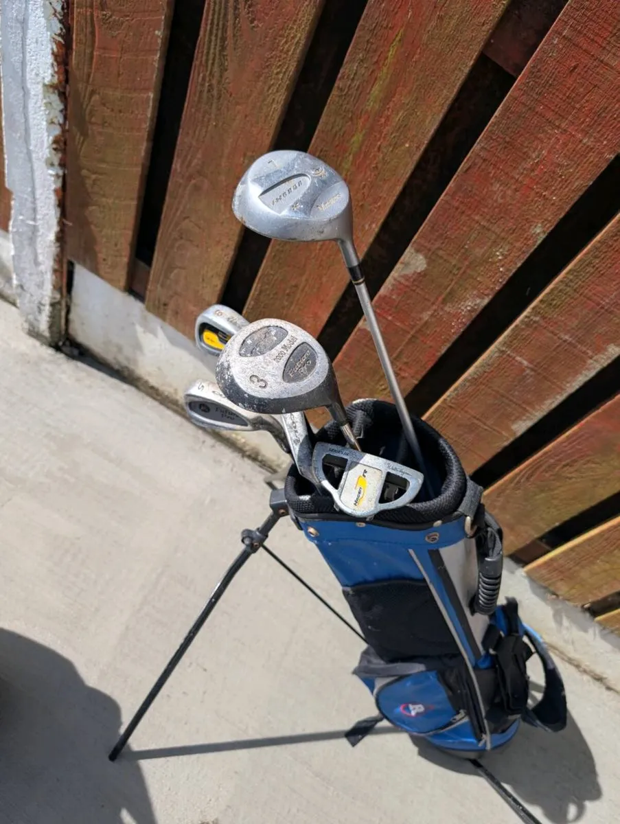 Junior Golf clubs first come first served - Image 4