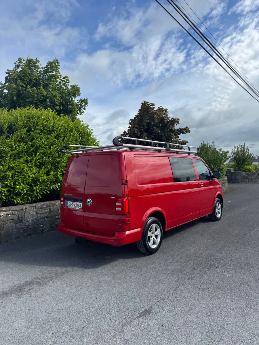 Volkswagen Transporter 2017 - Image 3