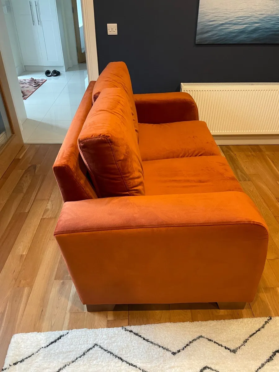 Stunning Burnt Orange Velvet 2-Seater Sofa - Image 2