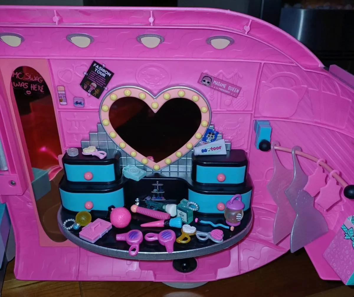 LOL L.O.L. Campervan with accessories and dolls - Image 3