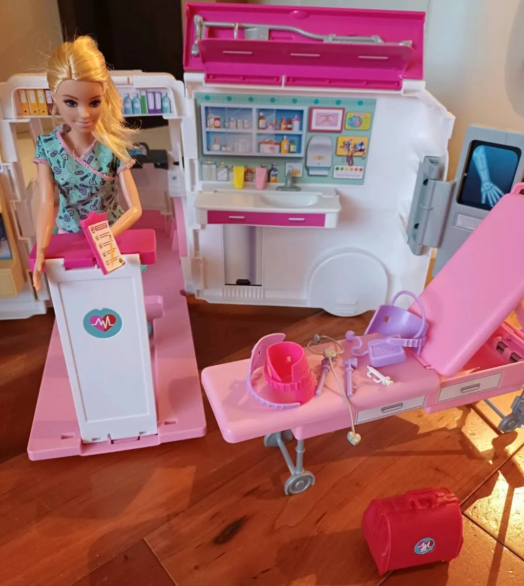 Barbie Mobile clinic - Image 2