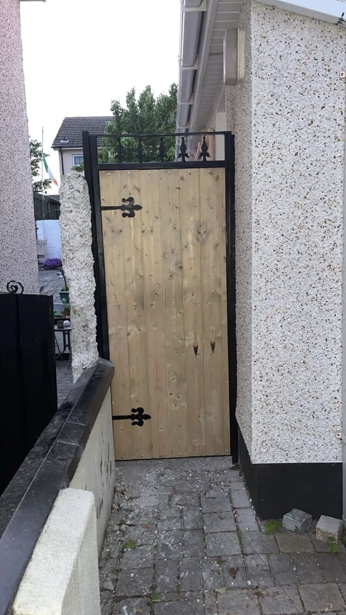 Steel frame side gates - Image 1