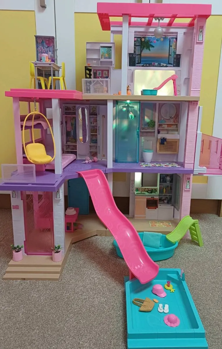 Barbie dreamhouse and L.O.L. Bundle - Image 1