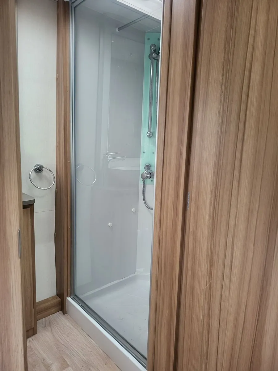 FABULOUS 2019 CARAVAN READY TO USE TODAY - Image 4