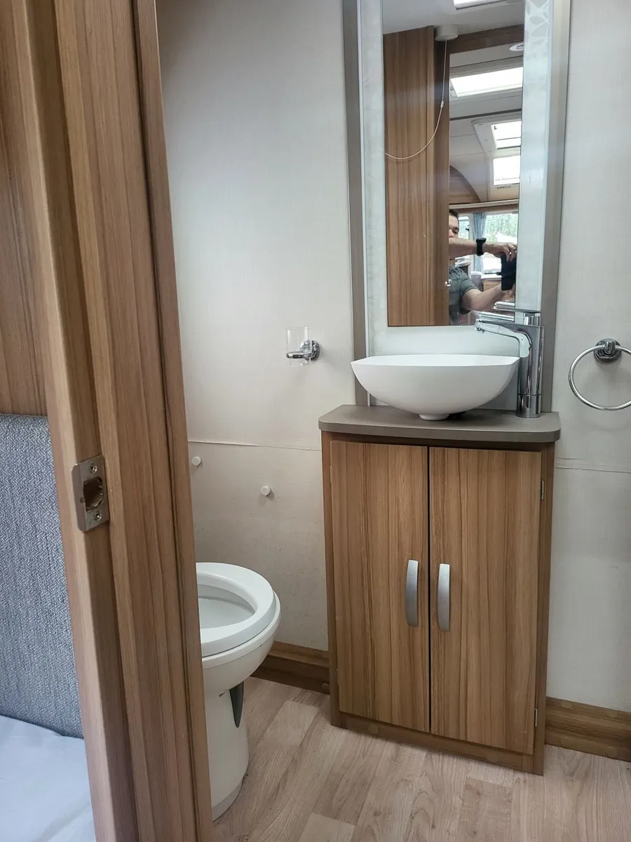 FABULOUS 2019 CARAVAN READY TO USE TODAY - Image 3