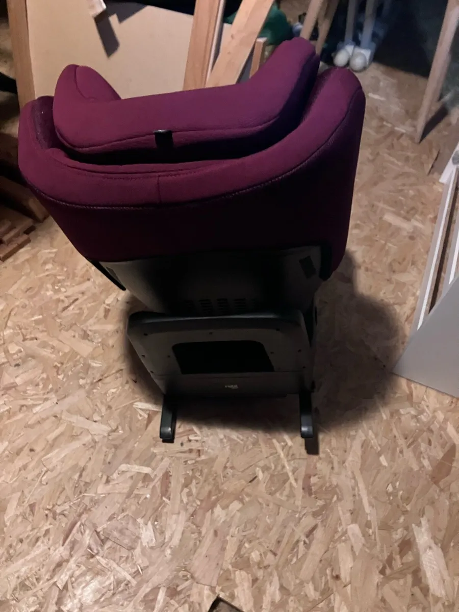Nina Rebl Car Seat - Red - Image 3