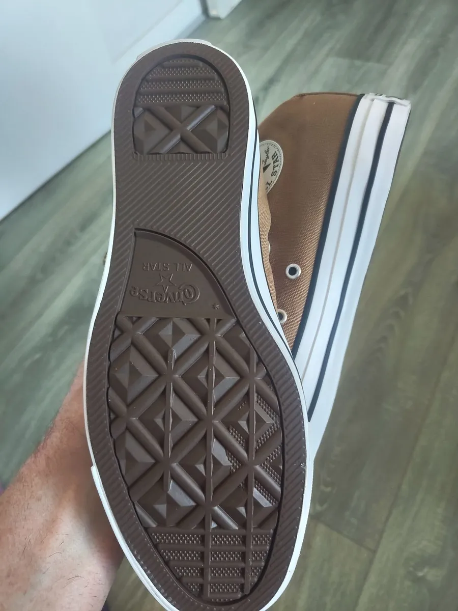 New Chuck Taylor  All Stars Hight UK 8.5 - Image 4