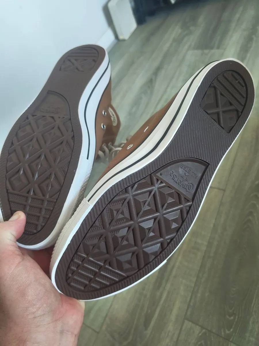 New Chuck Taylor  All Stars Hight UK 8.5 - Image 2